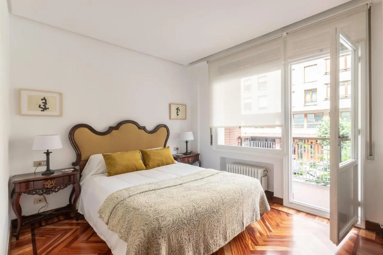 Elegancia Con Diseno Clasico Bilbao
