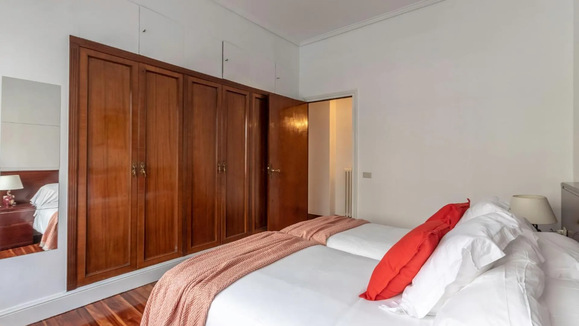 Elegancia Con Diseno Clasico Bilbao