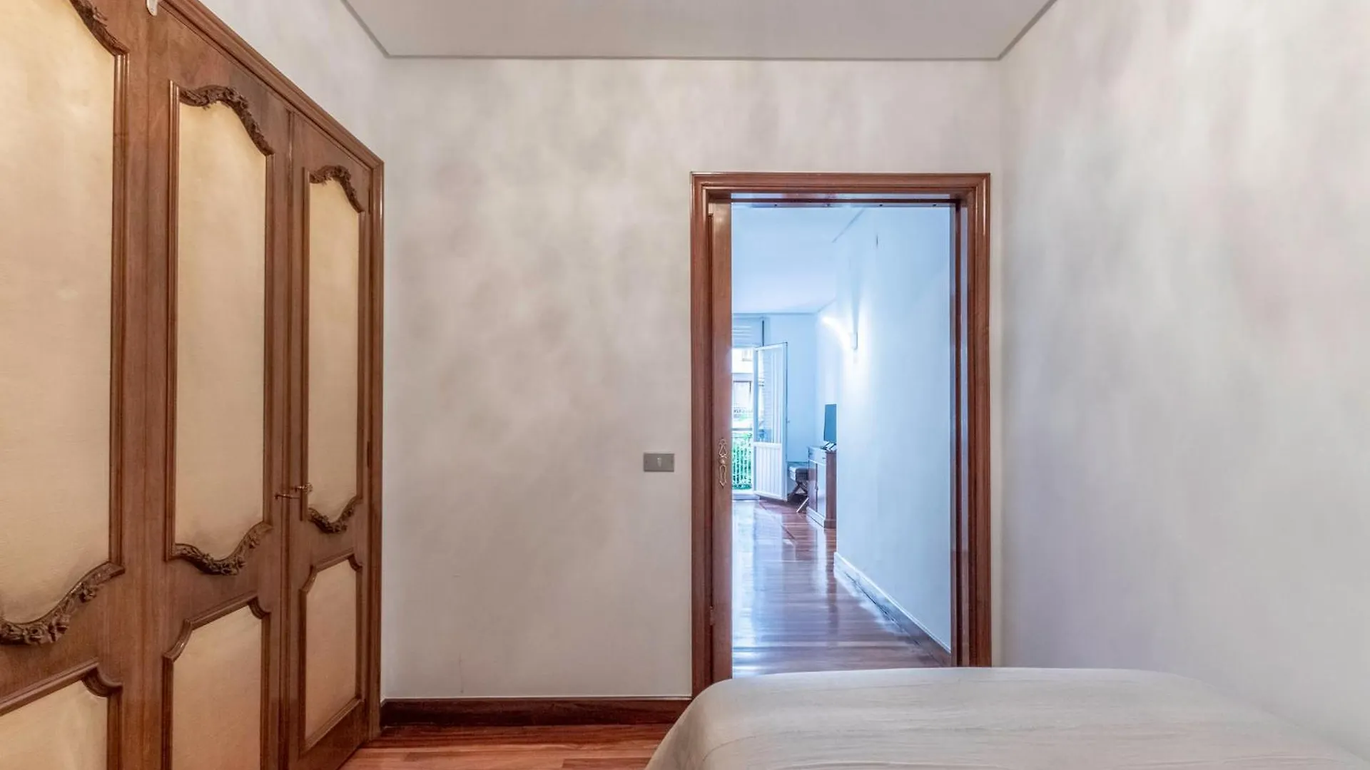 Elegancia Con Diseno Clasico Bilbao Spain